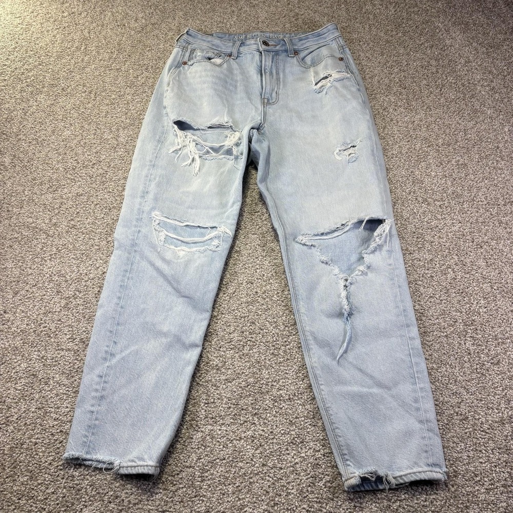 American Eagle Mom Jeans Womens 2 Short Light Wash High Rise Distressed 26x25.5